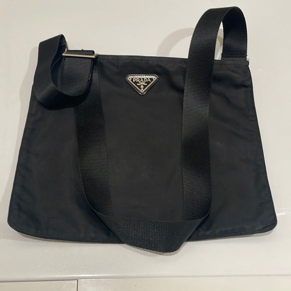 Prada Black Nylon Crossbody Zippered Bag—Adjustable Strap—BEAUTIFUL! Very Nice! - Picture 1 of 12
